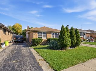 3745 Scott St, Schiller Park, IL 60176