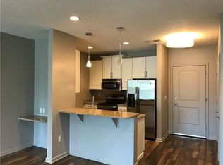 850 S Rangeline Rd APT 303, Carmel, IN 46032