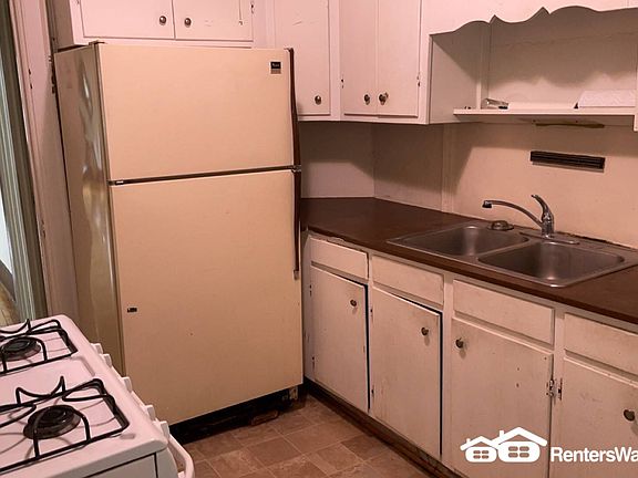 5th image of 2515 Clinton Ave APT 2