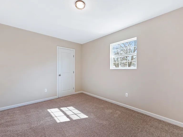 821 N Clara St — Photo 23