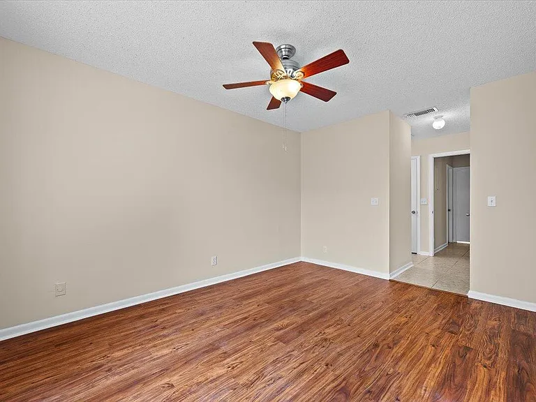 144 Deerfield Ct — Photo 13