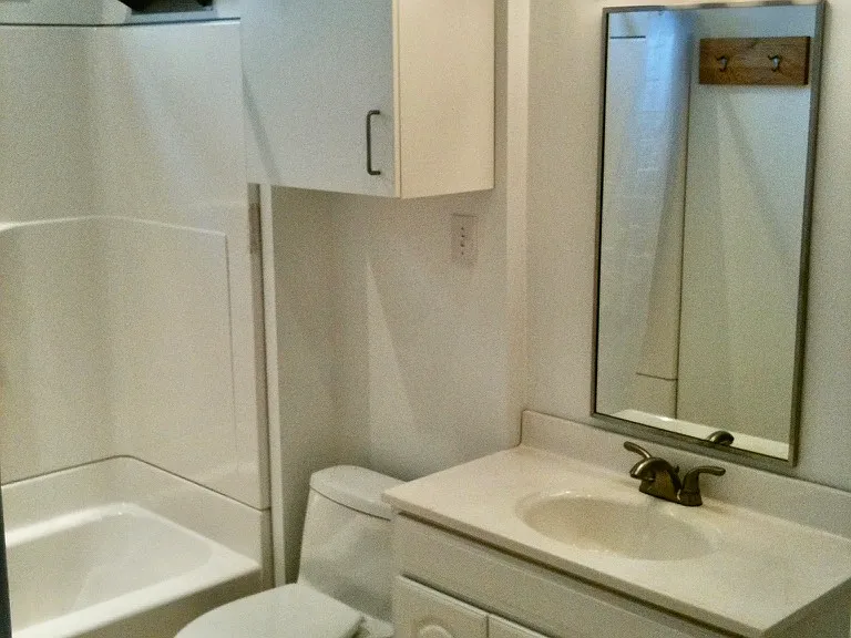 Full bath view