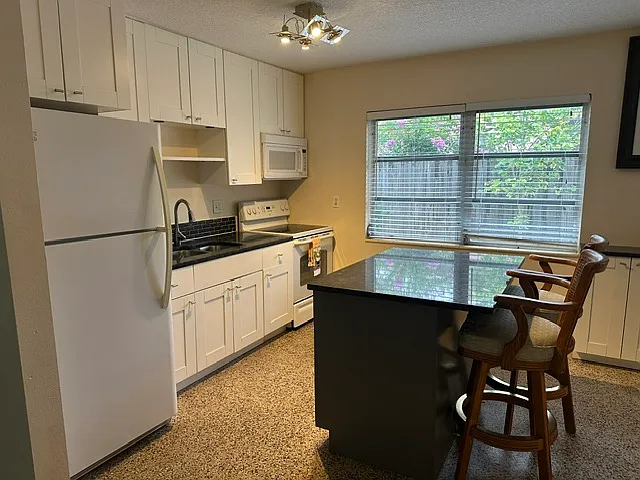 2030 Healy Dr — Photo 21
