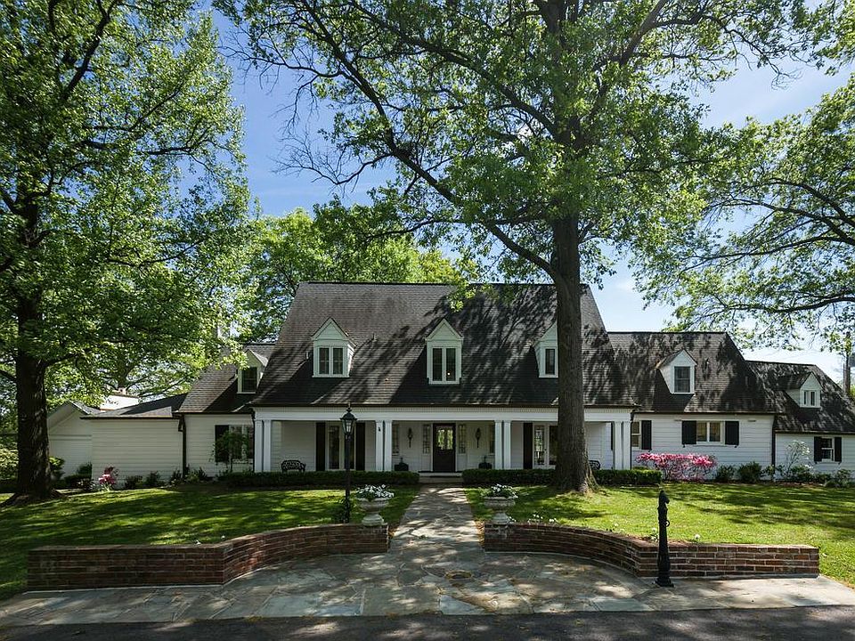1st image of 22 Clermont Ln