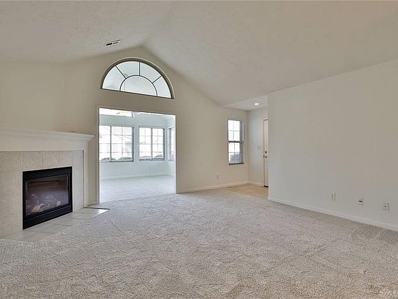 3rd image of 2067 Wentworth Village Dr