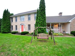 89 Pondview Ln, Bristol, CT 06010