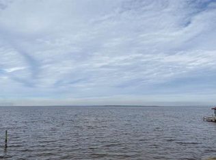 7 Grand Reserve Ct, Gulf Breeze, FL 32563