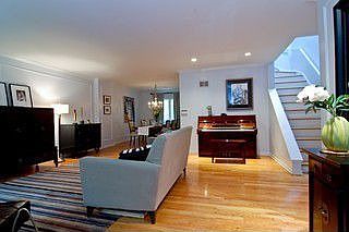 Foyer/Living Room