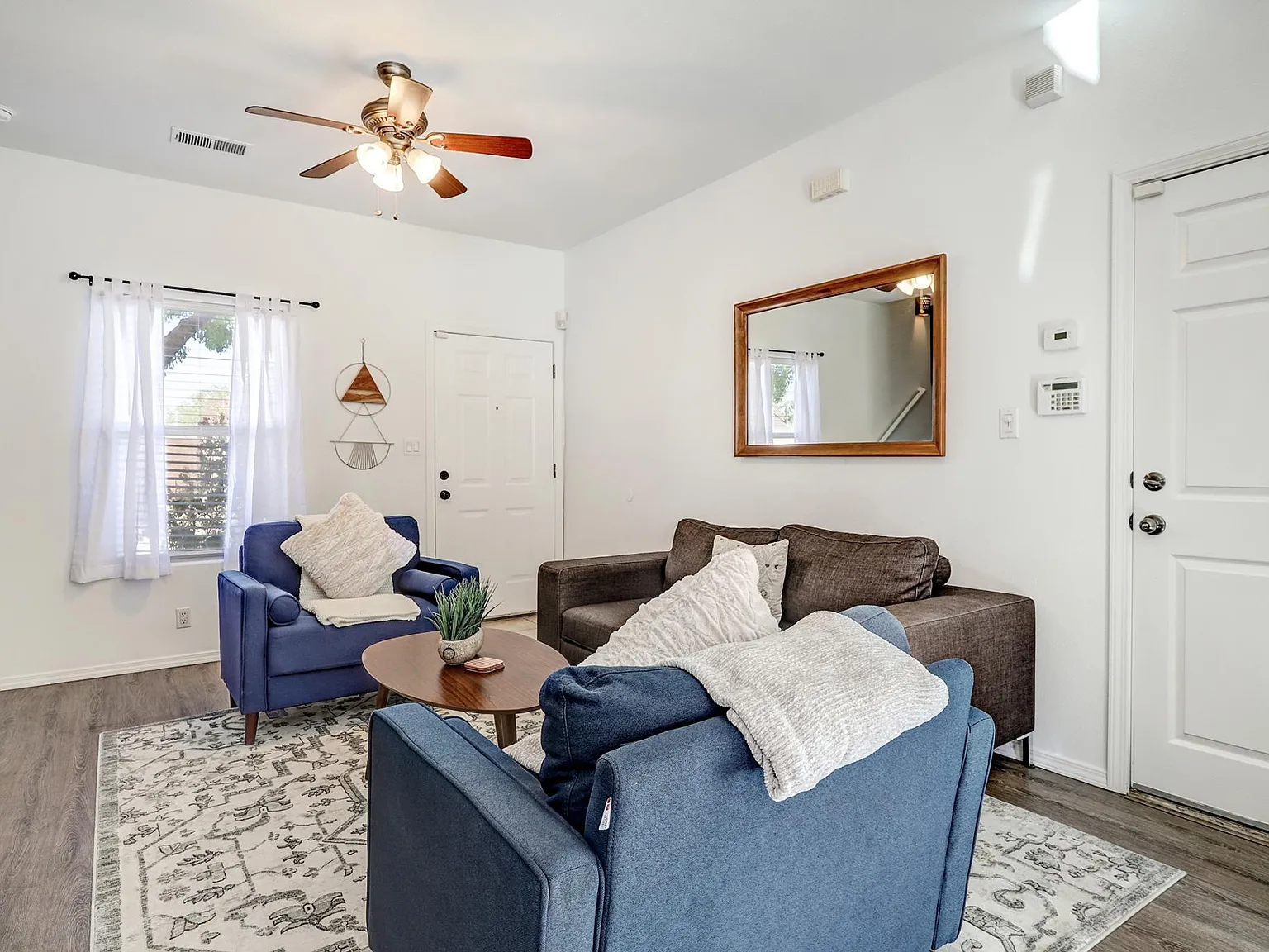 1528 Dorothy Lois Dr NE — Photo 3