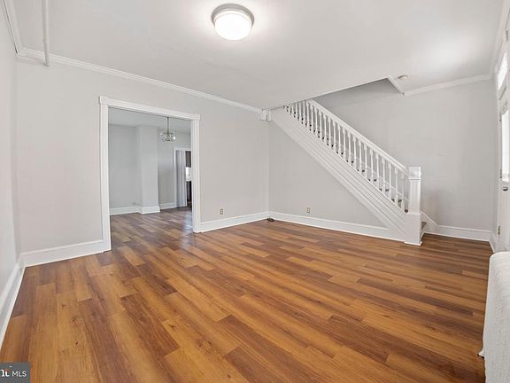 4th image of 704 N Michigan Ave