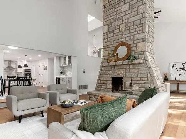 8216 W Shore Dr, Westerville, OH 43082