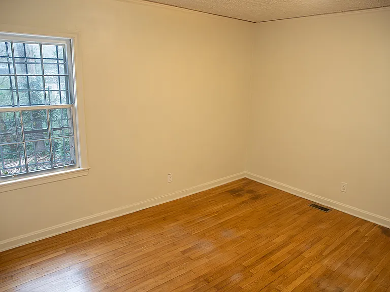 1585 N Columbia Pl — Photo 20