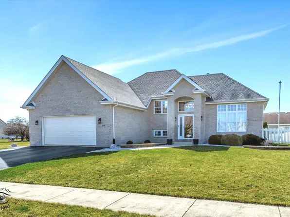 388 Saddle Run Ln, Beecher, IL 60401