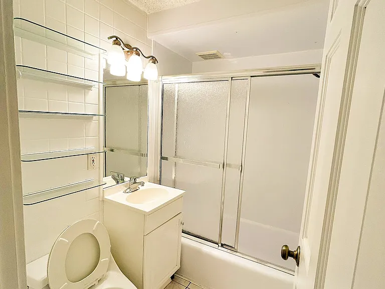 1486 Commonwealth Ave #18 — Photo 1