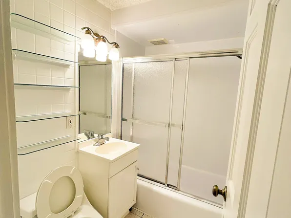 1486 Commonwealth Ave APT 18, Brighton, MA 02135