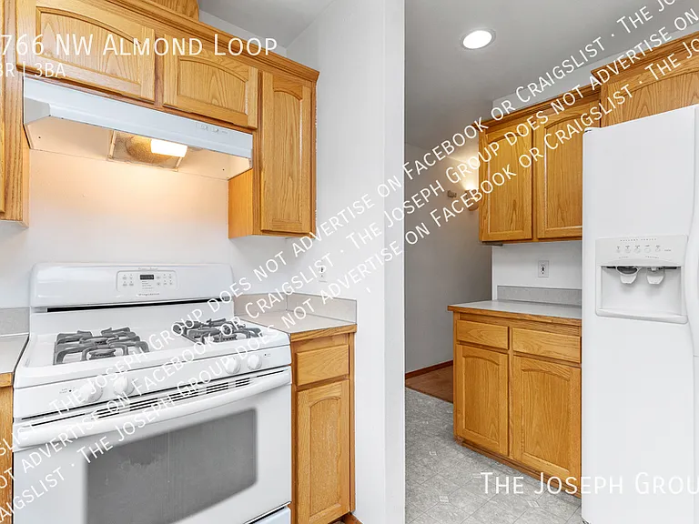 1766 NW Almond Loop — Photo 11