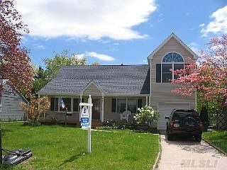 1st image of 104 Greenwood Dr