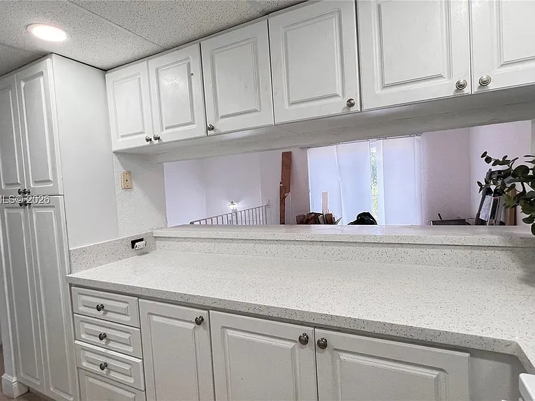 984 W 40th St #2 — Photo 7