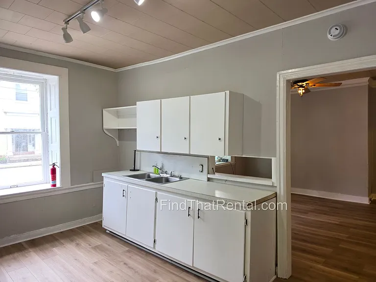 102 N Bedford St — Photo 44