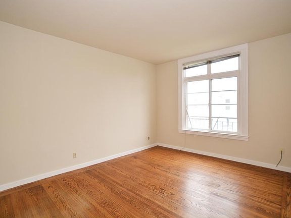 5th image of 610 Cole St APT 108