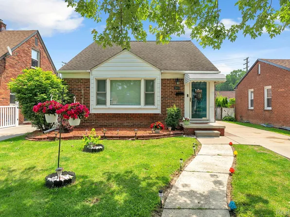 2053 Edgewood St, Dearborn, MI 48124