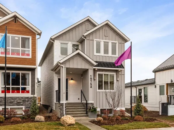 185 S Setonstone Grn SE, Calgary, AB T3M 3S2