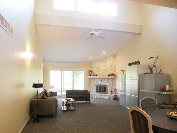 5th image of 10 Sherwood Ct
