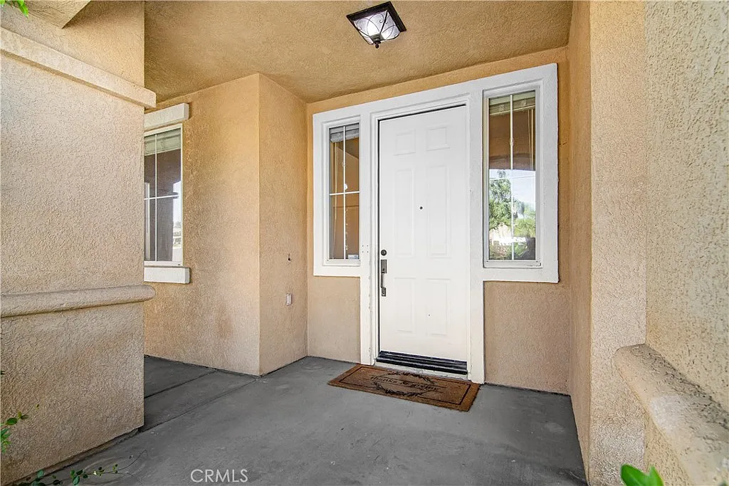 4 bed, 2.5 bath, 2202 sqft, $3,395 — Photo 2