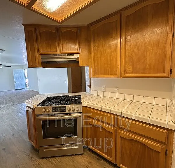 983 N Lynora St — Photo 7