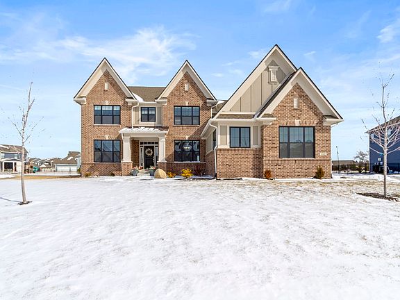 5th image of 16645 Carlton Ct