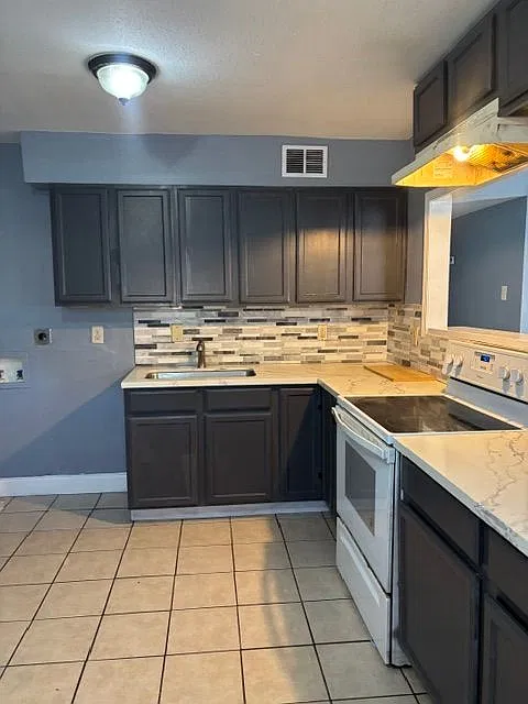 3 bed, 2.0 bath, 1292 sqft, $1,500 — Photo 2