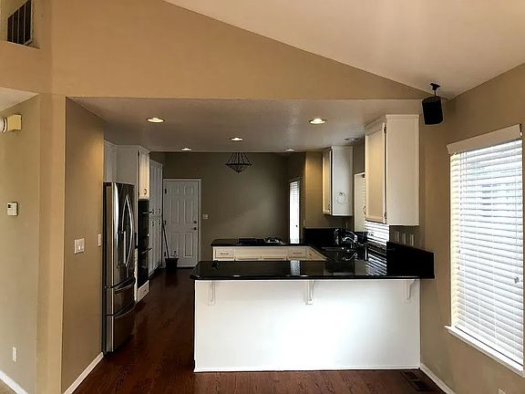 4th image of 6000 Lakeview Cir