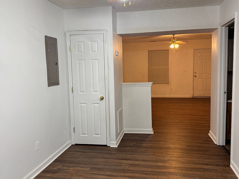 1st image of 910 Weeping Willow Dr APT 1