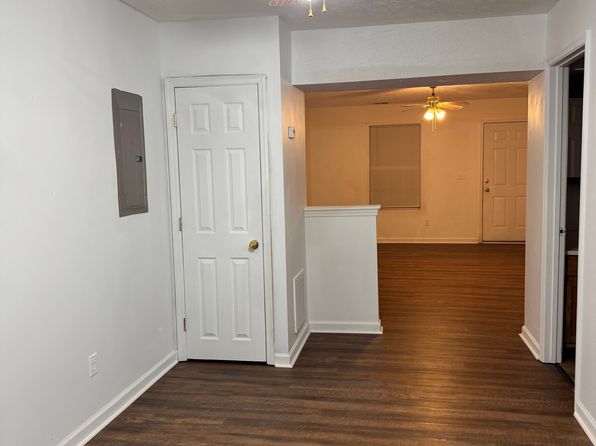 910 Weeping Willow Dr APT 1