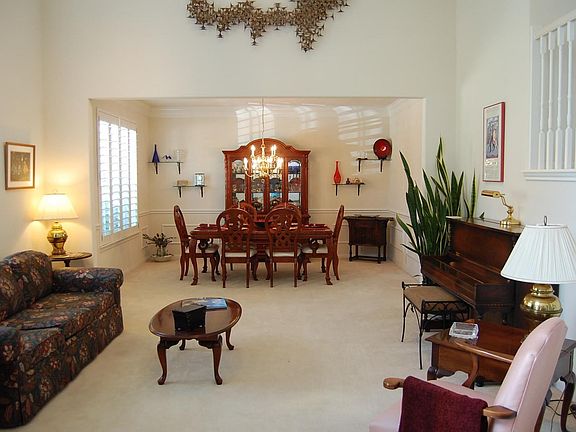 3rd image of 18307 Autumn Park Dr