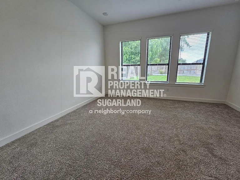 1414 Emma Lake Dr — Photo 60
