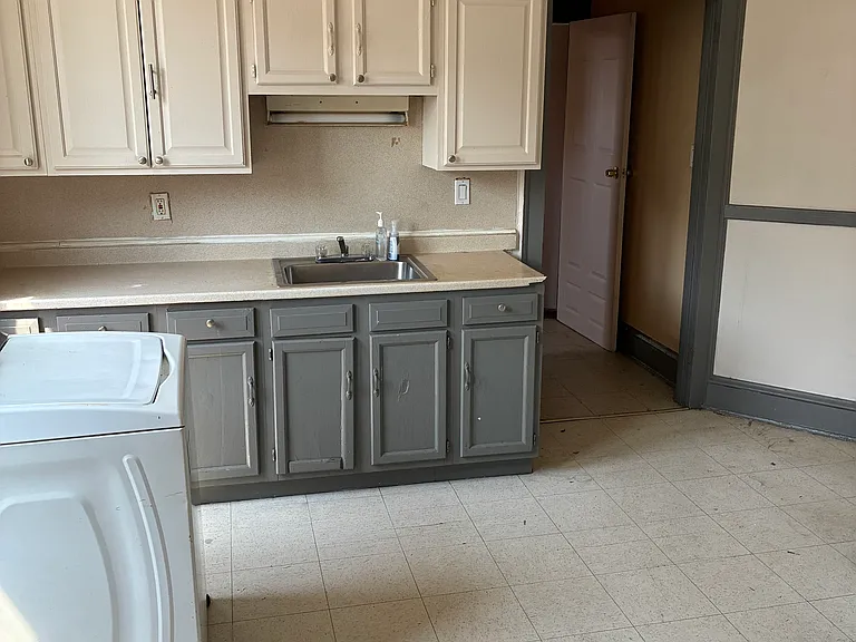 63 Glendale Ave #3 — Photo 1