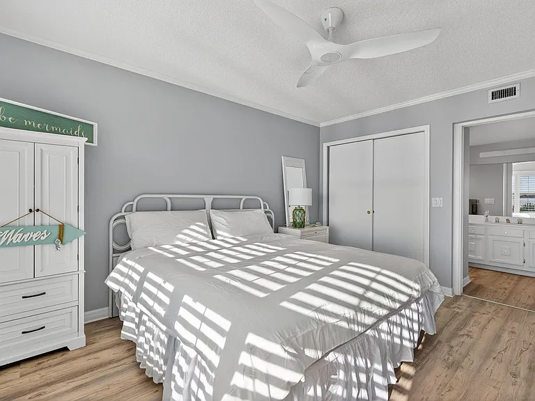 390 NE Edgewater Dr #403 — Photo 16