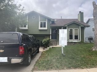 5606 N 112th Cir, Omaha, NE 68164