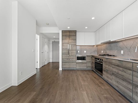 4th image of 1045 Austin Ave #1203