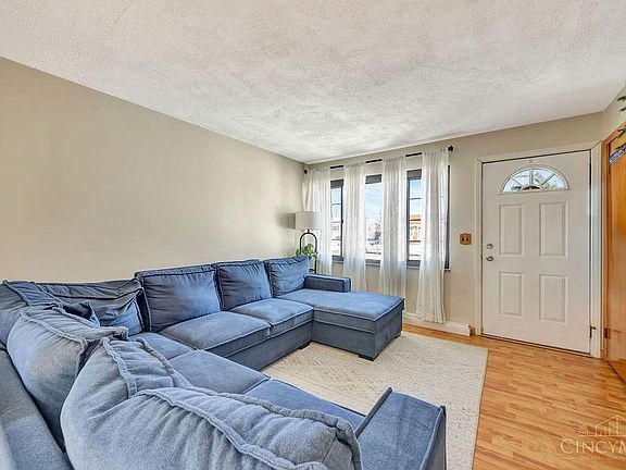 3rd image of 150 Twinbrook Dr
