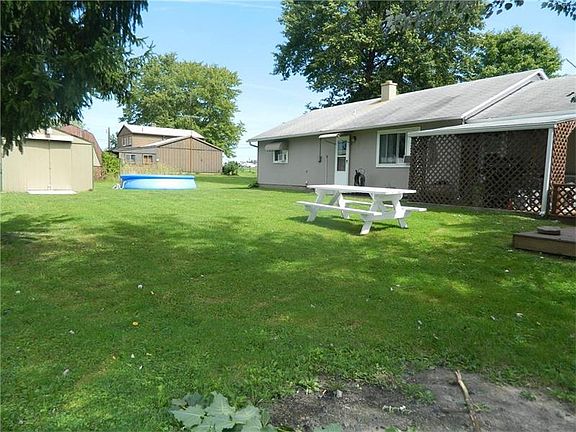 3rd image of 1704 Brentwood Dr