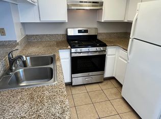 636 E Verdugo Ave #Q, Burbank, CA 91501