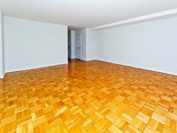 4th image of 200 E 15th St APT 8a