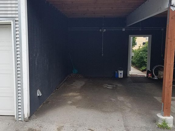 3rd image of 617 N St APT B