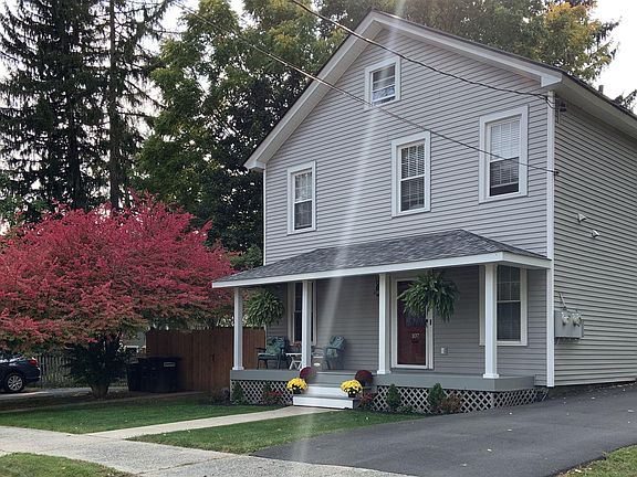 5th image of 107 Lawrence St