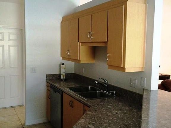 4th image of 3229 Royal Palm Dr