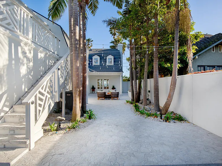 3335 E Ocean Blvd — Photo 30