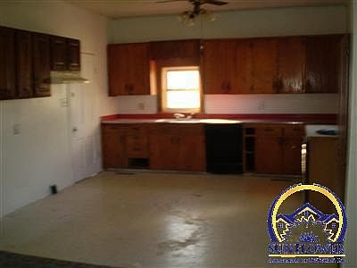 2nd image of 712 3rd St