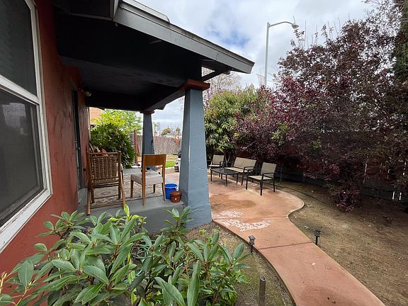 2nd image of 2741 Imperial Ave
